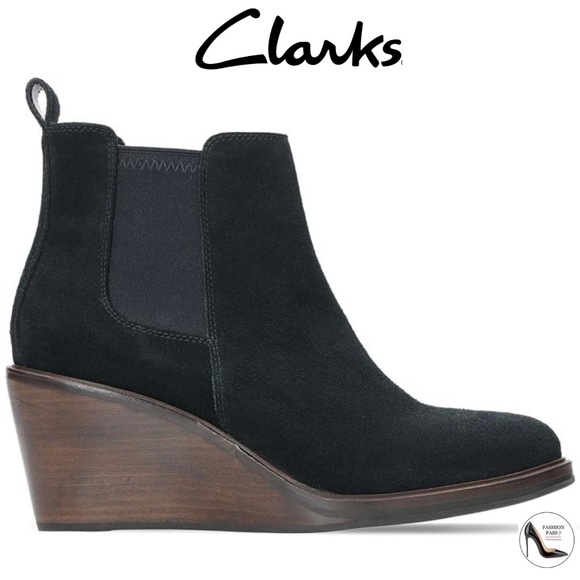 Clarks Women's Clarkdale 2 Top Black Suede Wedged Bootie Chelsea Ankle Boots 9 - Picture 1 of 10